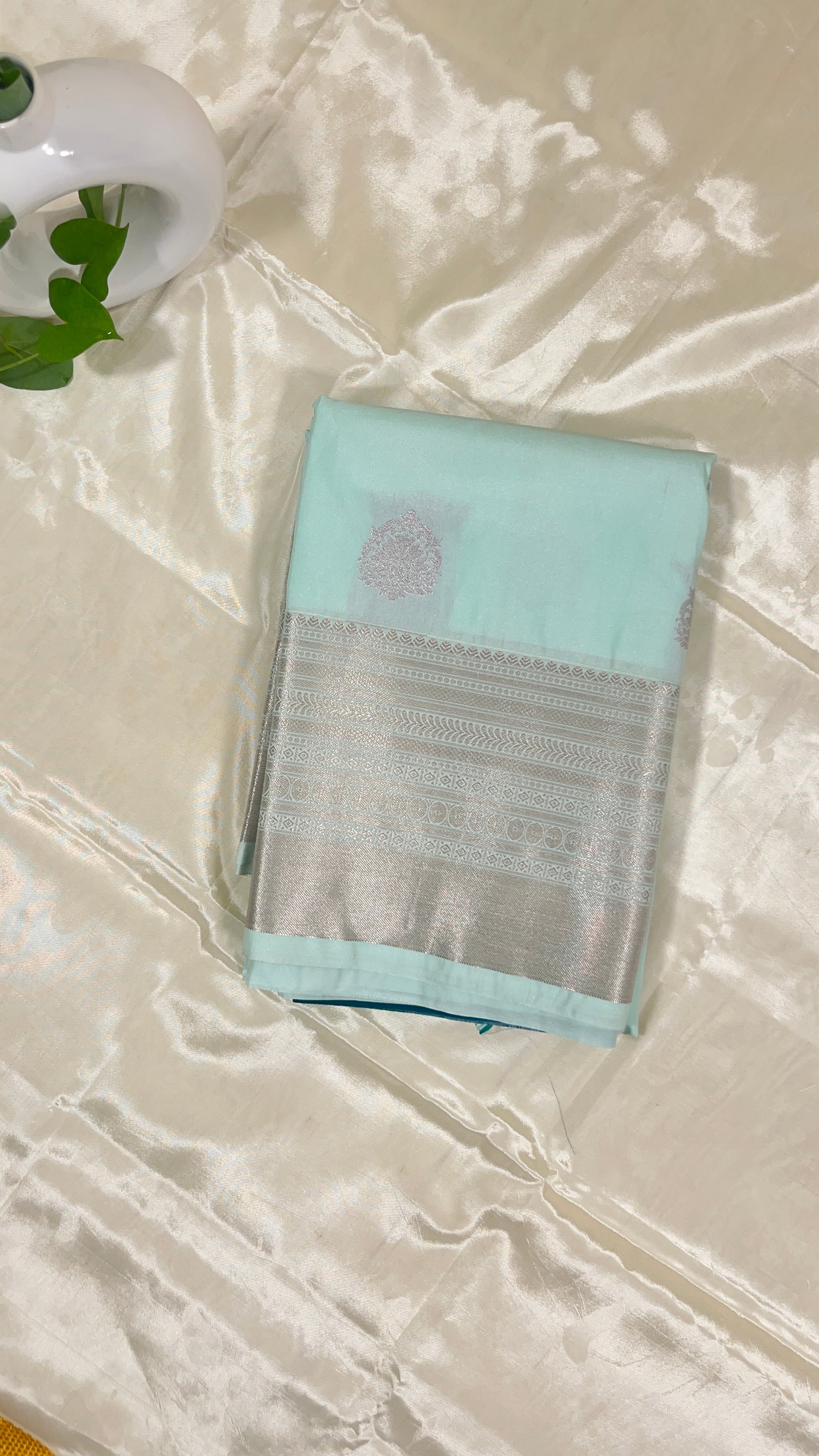 Neelara – The Teal Whisper